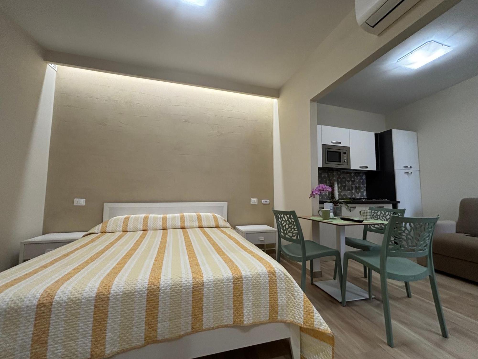 Апартаменти Residenza Ferdinando - 40M Dal Mare Піццо Екстер'єр фото